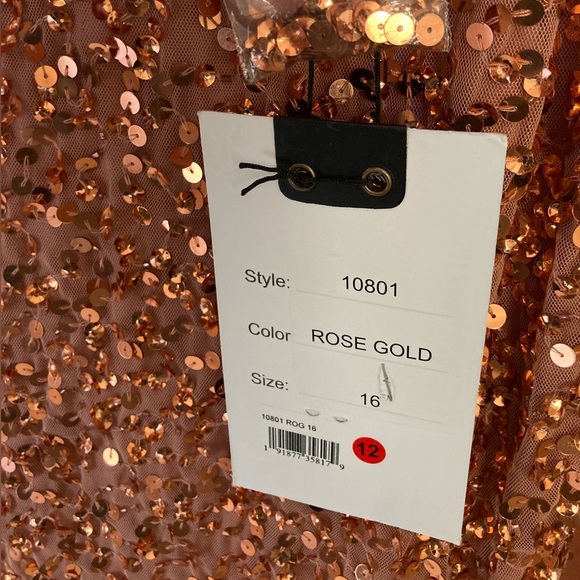 Mac Duggal - Rose Gold Sequined V-Neck Flutter Cap Sleeve Trumpet Dress mermaid - Picture 3 of 8